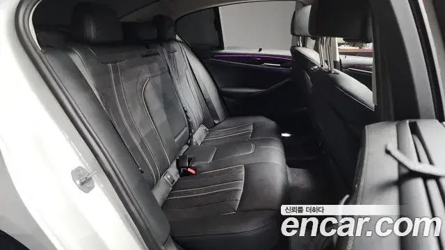 BMW 5 Series 2022 — ფოტო 16/20