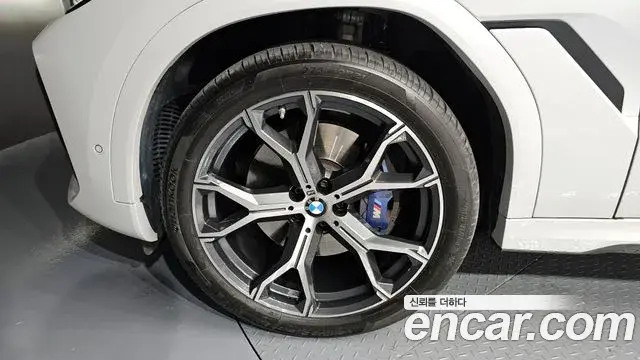 BMW X6 2022 — ფოტო 6/20