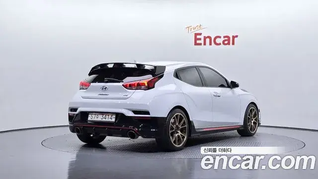 Hyundai Veloster 2019 — Фото 2/20