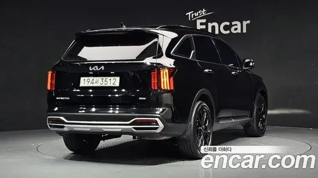 Kia Sorento 2022 — Фото 2/20