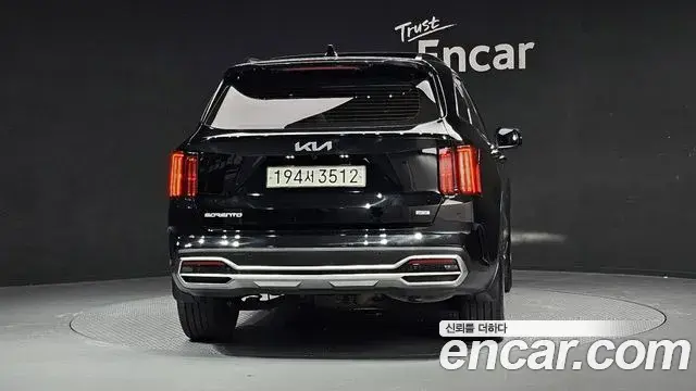 Kia Sorento 2022 — Фото 4/20