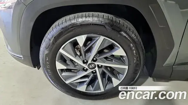 Hyundai Tucson Hybrid 2023 — ფოტო 3/16