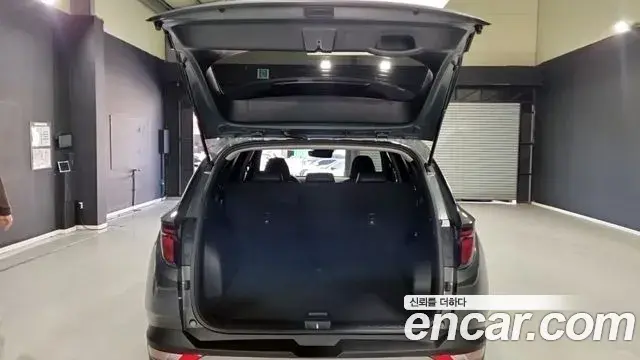 Hyundai Tucson Hybrid 2023 — ფოტო 8/16