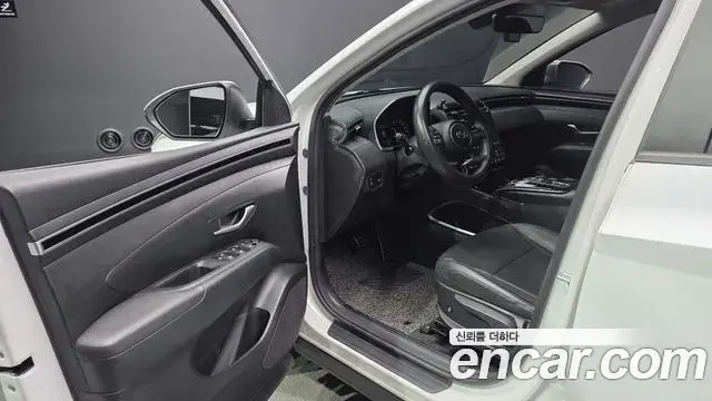 Hyundai Tucson Hybrid 2021 — Photo 8/20