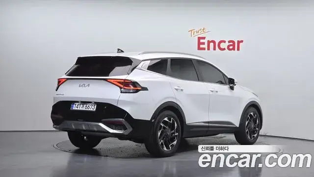 Kia Sportage 2023 — ფოტო 9/20