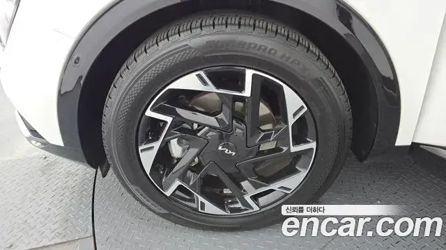 Kia Sportage 2023 — ფოტო 7/20