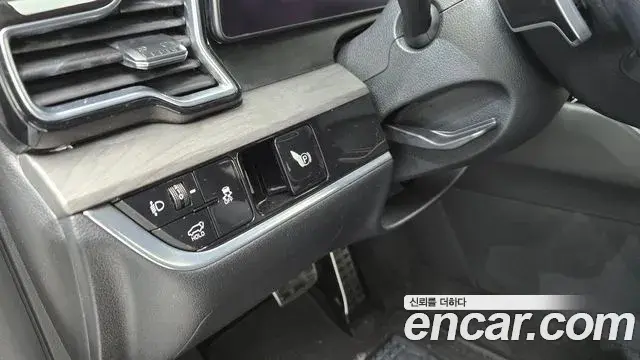 Kia Sportage 2023 — ფოტო 8/20