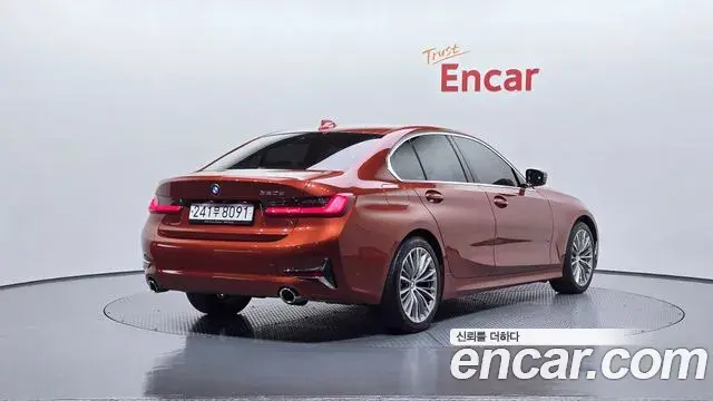 BMW 3 Series 2021 — Photo 18/20