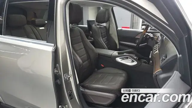 Mercedes-Benz GLS-Class 2020 — Фото 10/20