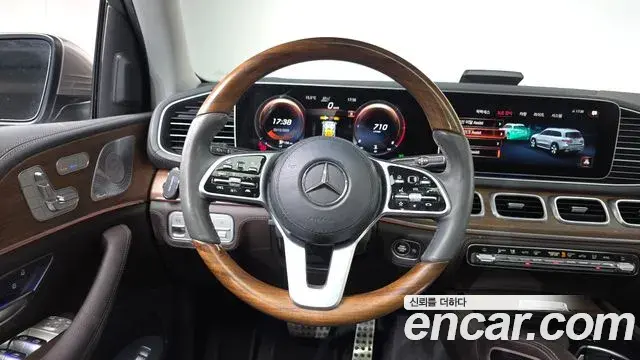 Mercedes-Benz GLS-Class 2020 — Фото 14/20