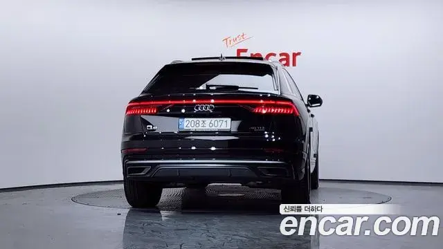 Audi Q8 2021 — ფოტო 18/20