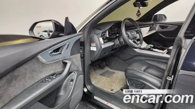 Audi Q8 2021 — ფოტო 19/20