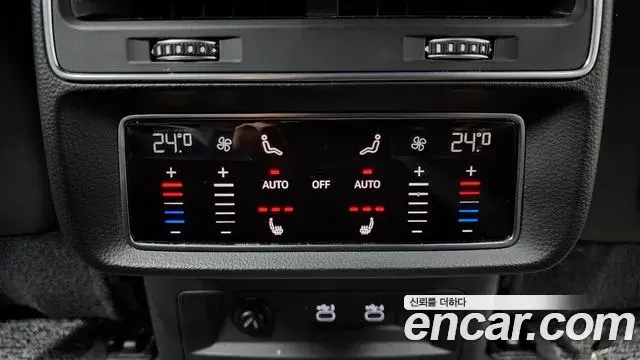 Audi Q8 2021 — ფოტო 12/20