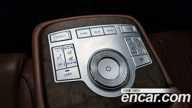Genesis G80 2021 — ფოტო 18/20