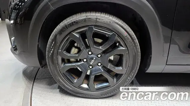 Kia Seltos 2022 — Şəkil 11/20