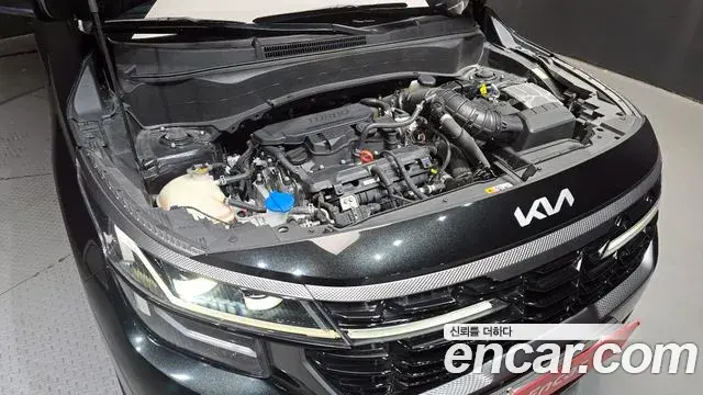 Kia Seltos 2022 — Şəkil 19/20
