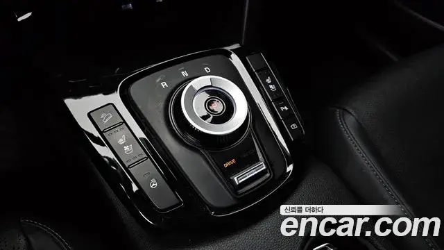Kia Seltos 2022 — Şəkil 17/20