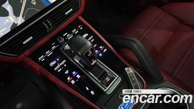 Porsche Cayenne 2020 — Фото 9/20