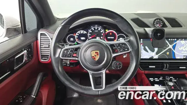 Porsche Cayenne 2020 — Фото 13/20