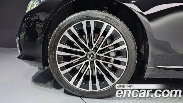 Mercedes-Benz S-Class 2022 — ფოტო 18/20