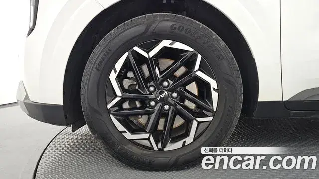 Kia Carnival 2024 — Photo 5/20