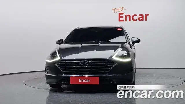 Hyundai Sonata Hybrid 2019 — Photo 8/20