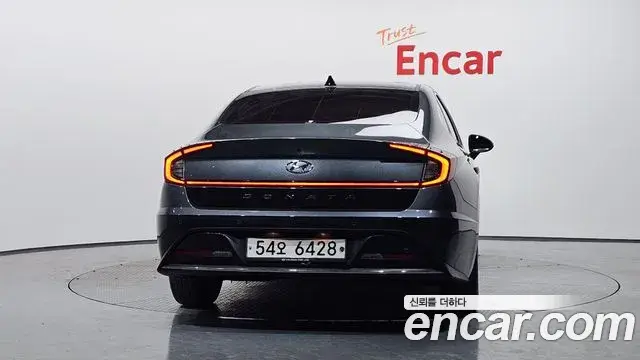 Hyundai Sonata Hybrid 2019 — Photo 6/20