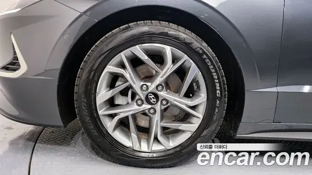 Hyundai Sonata Hybrid 2019 — Photo 18/20