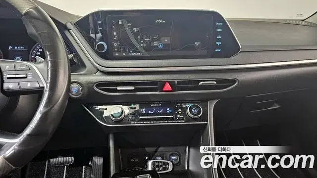 Hyundai Sonata Hybrid 2019 — Photo 13/20