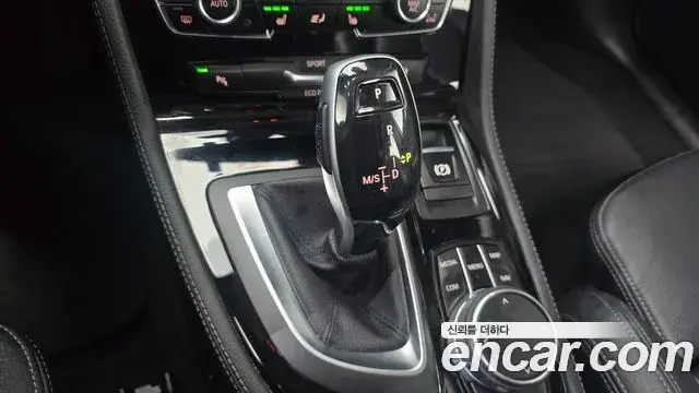 BMW 2 Series Active Tourer 2019 — ფოტო 18/20