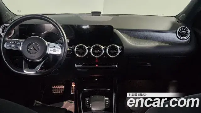 Mercedes-Benz GLA-Class 2022 — ფოტო 4/17