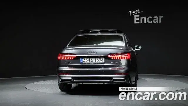 Audi A6 2021 — ფოტო 18/20