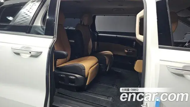 Kia Carnival 2022 — Şəkil 18/20