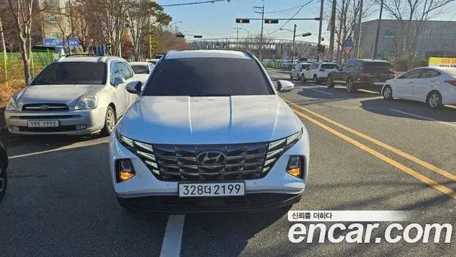 Hyundai Tucson Hybrid 2023 — ფოტო 14/20