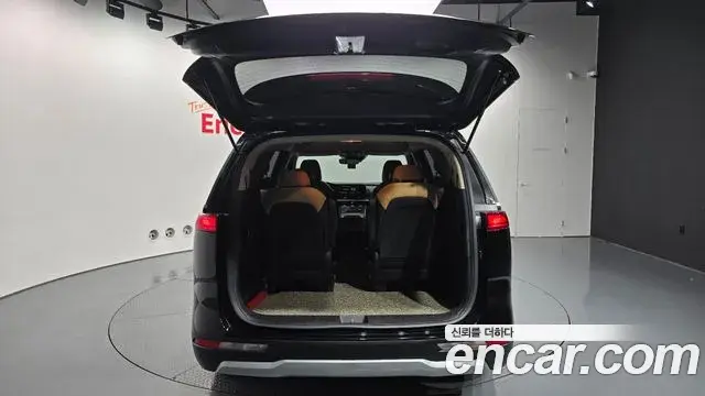 Kia Carnival 2022 — Фото 20/20