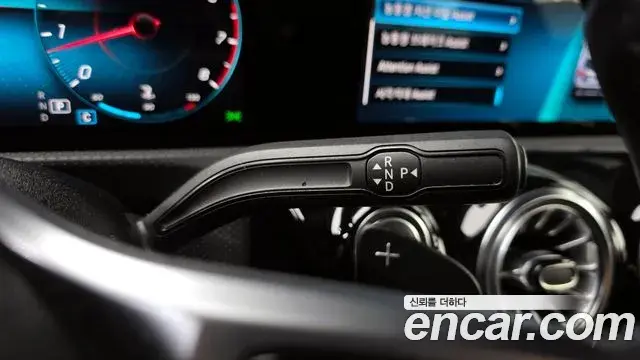 Mercedes-Benz A-Class 2022 — Şəkil 19/20