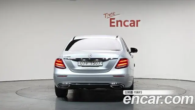 Mercedes-Benz E-Class 2018 — Şəkil 3/20
