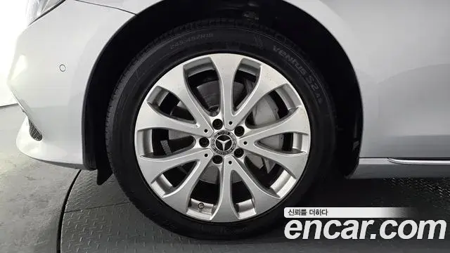 Mercedes-Benz E-Class 2018 — Şəkil 20/20