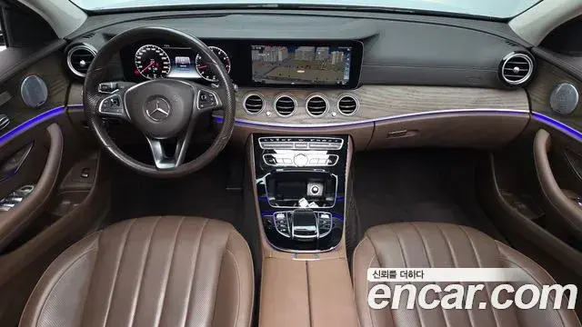 Mercedes-Benz E-Class 2018 — Şəkil 8/20