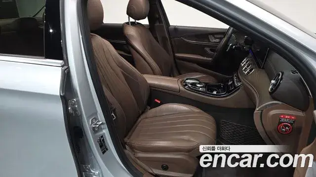 Mercedes-Benz E-Class 2018 — Şəkil 12/20