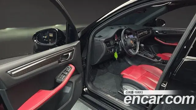 Porsche Macan 2023 — Şəkil 7/20
