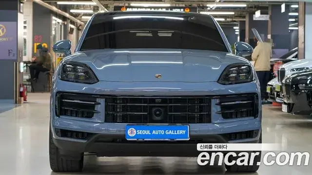 Porsche Cayenne 2023 — Photo 10/17