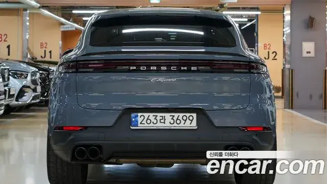 Porsche Cayenne 2023 — Photo 11/17