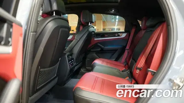Porsche Cayenne 2023 — Photo 4/17
