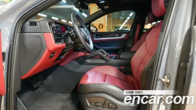 Porsche Cayenne 2023 — Photo 5/17