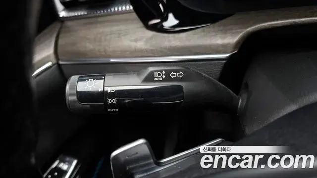Kia K5 2020 — ფოტო 19/20