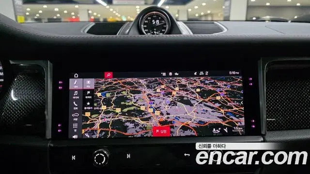 Porsche Macan 2022 — Şəkil 18/20