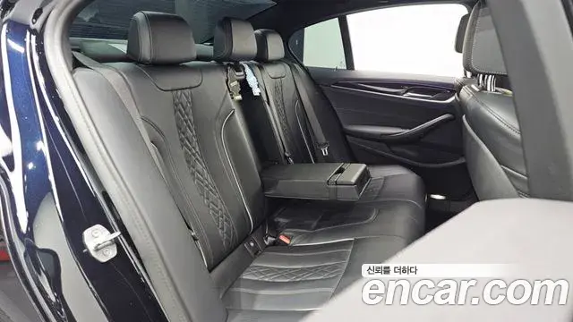 BMW 5 Series 2021 — Фото 12/20