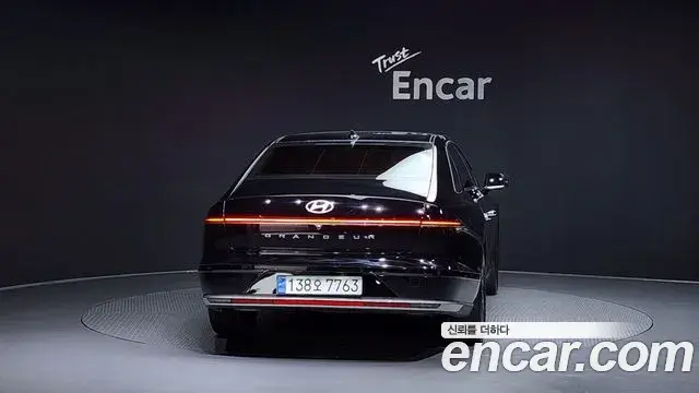 Hyundai Grandeur Hybrid 2022 — Photo 18/20