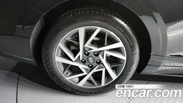 Hyundai Grandeur Hybrid 2022 — Photo 1/20